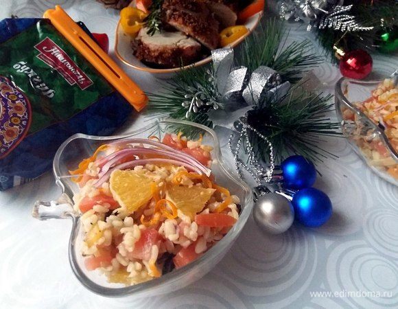 Разложить по порционным тарелкам и подавать.