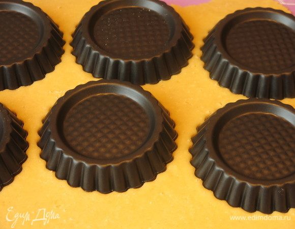 Вырезаем круги.