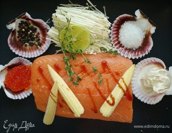 Маринуем лосось в соусе терияки 30 минут.