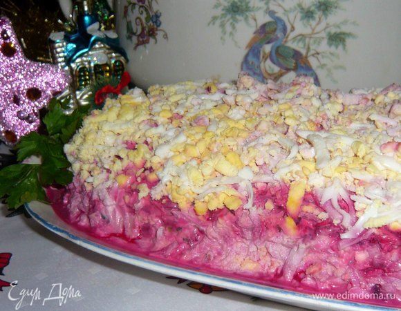 Готовый салат можно подавать к столу. 