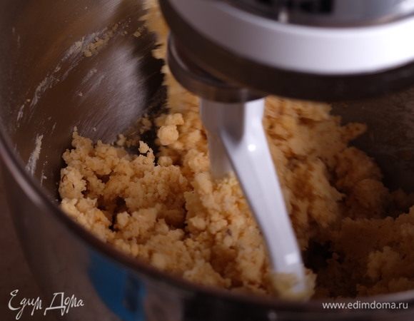 Которая затем начнет собираться в тесто.