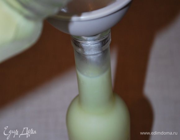 Разлить по бутылкам и плотно закрыть.