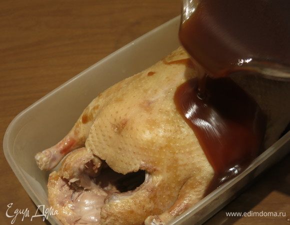 Заливаем маринадом, соус густой, насыщенный.