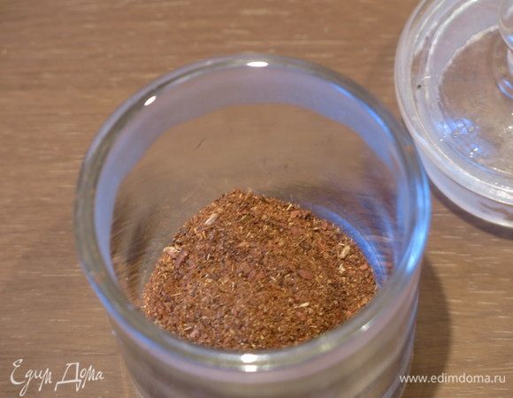 В рецепте будет использоваться только 0,5 чайной ложки, всю остальную смесь кладем в емкость и храним до 6 месяцев. Только ради этого аромата стоило приготовить такую утку. Пять специй пять вкусов, сладкий, кислый, соленый, горький и острый, гармоничное сочетание, раскрывающее и усиливающее вкусы любого продукта.