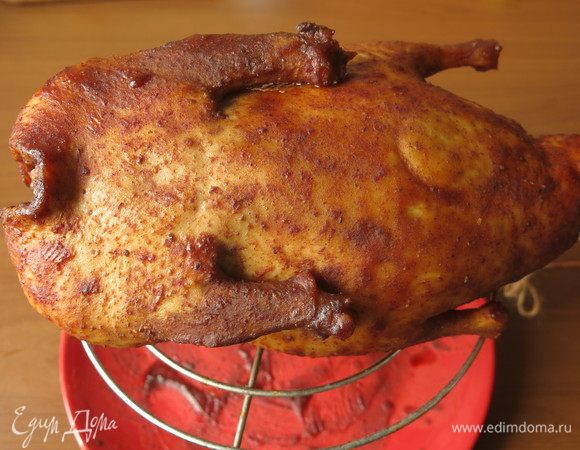 Утку чуть промываем от соуса, он хорошо впитался, просушиваем.