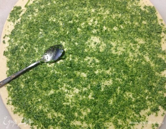 Смазываем все поверхность зеленой прослойкой.