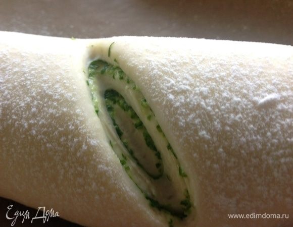 Надрезы красиво раскрылись показав зеленые прослойки.