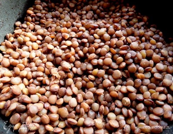 Чечевицу заранее отварить до готовности.