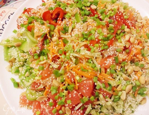 Посыпать измельченным зеленым луком.