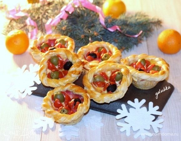 Отправляем корзиночки в разогретую духовку, минут на 20 или до золотистой корочки.