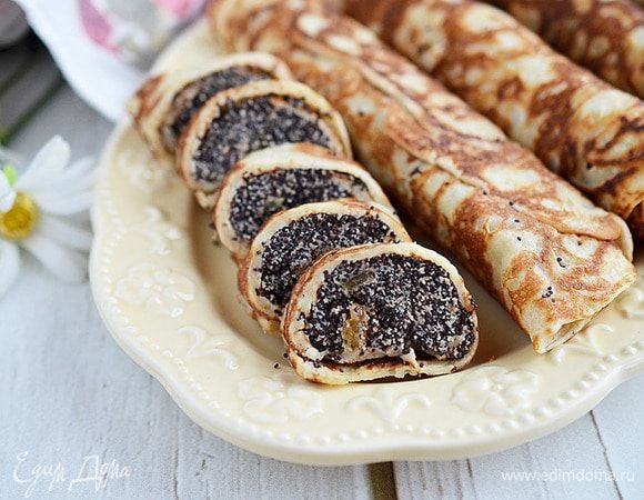 Охлаждаем и подаем к столу. При подаче трубочки можно нарезать.