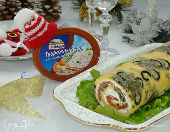 Я повторюсь и еще раз скажу, что данная основа рулета хорошо сочетается с различной начинкой. Яркий вкус не только с перчиками и беконом, но и очень хорош с малосольным лососем.