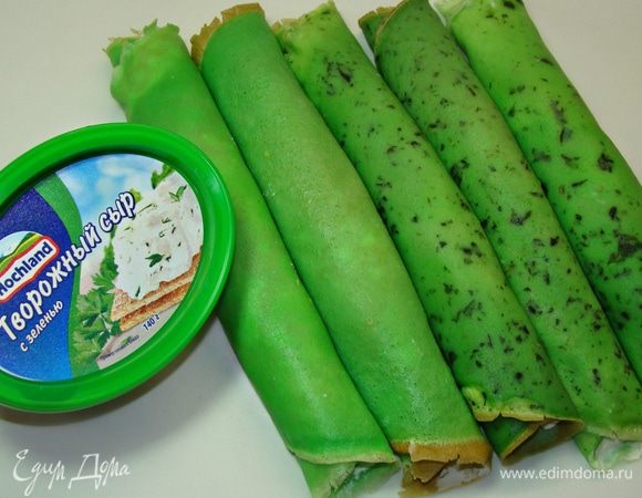 Готовые рулеты отправить в холодильник на полчаса.