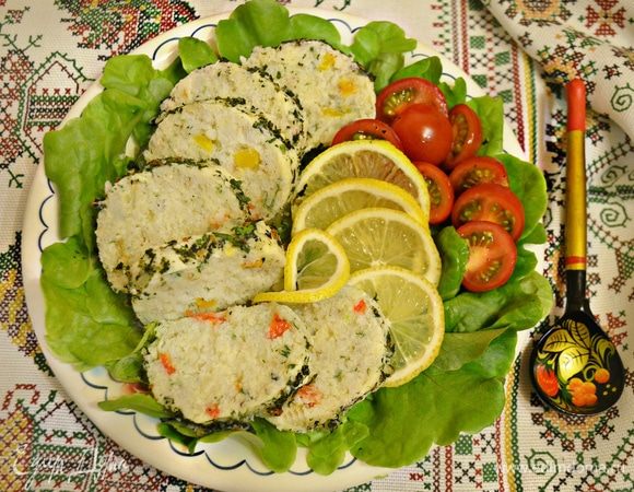 После варки готовое тельное остудить, не снимая пленки, и поместить в холодильник на 3 часа. Затем пленку снять, обвалять в мелко рубленном укропе и нарезать на кусочки.