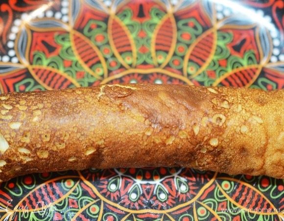 Сверните туго рулетом.