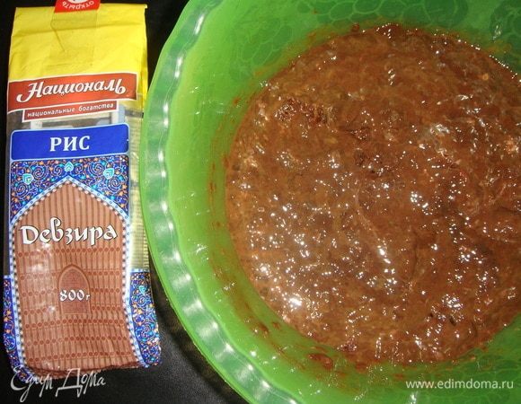 Печень перекрутить через мясорубку.