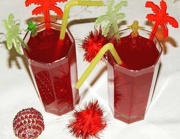 Разлить вкусный морс по стаканам и подавать к столу. Приятного аппетита!