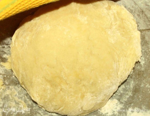 Тесто накрыть полотенцем и поставить в теплое место на 1 час. 