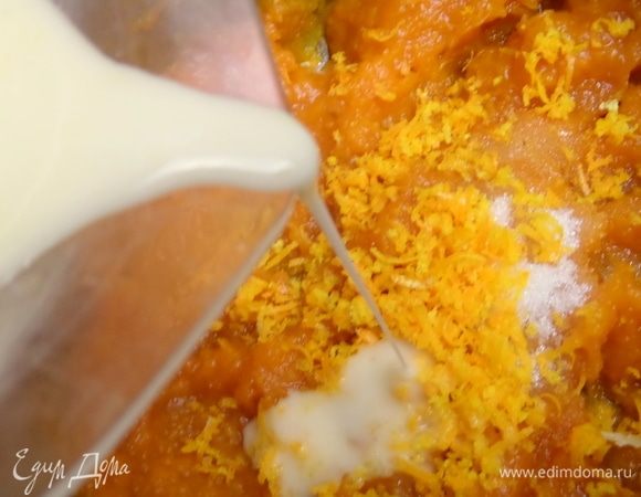 Вылить смесь в пюре.