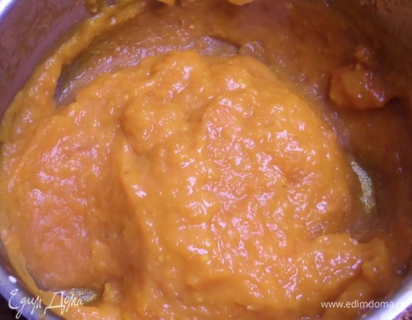 Быстро размешать, поставить на огонь и проварить пару минут.