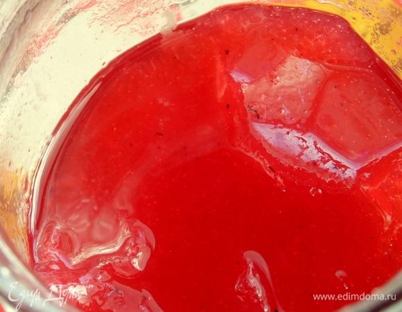 Для более вкусной подачи я использовала смородиновое желе.