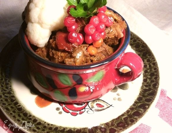 Подавать с любимым гарниром. При подаче посыпать любимой зеленью.