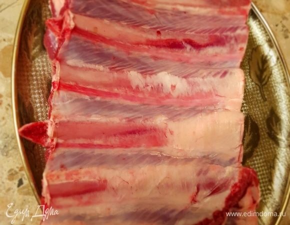 Ребра должны быть обязательно свежими, не замороженными.