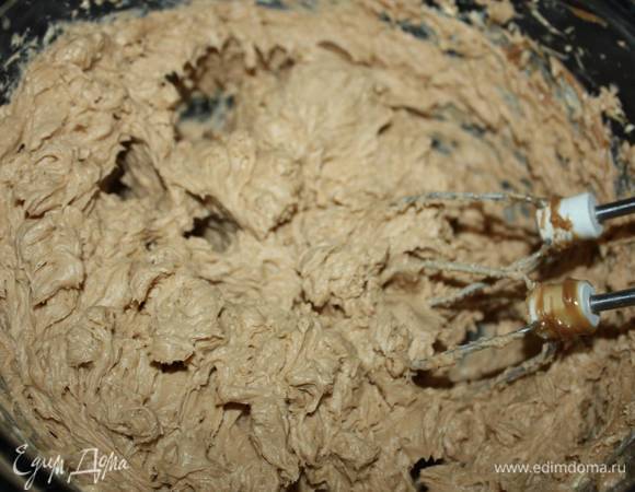 Взбиваем до получения однородной, пышной массы. 
