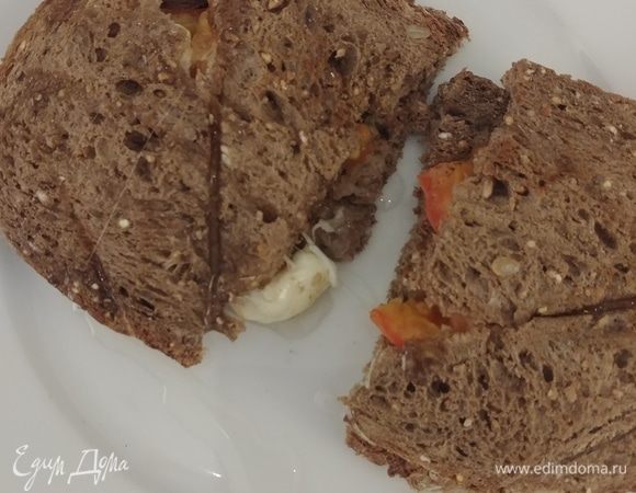 Сверху поливаем по вкусу оливковым маслом и подаем на стол. Приятного аппетита!