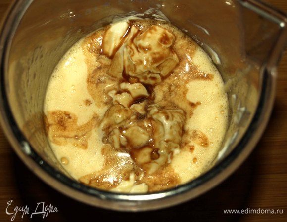 Добавляем алкоголь. Все перемешиваем.