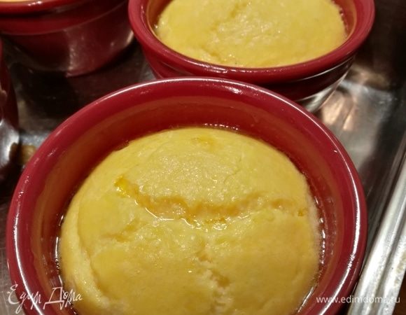 Запекать в заранее разогретой до 180°С духовке 25-30 минут. 