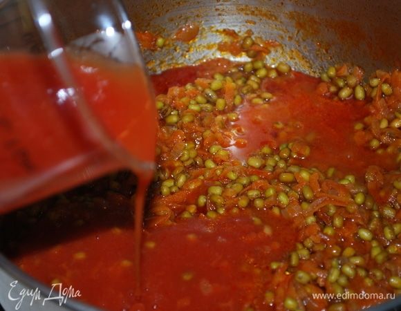 Добавить в маш оставшийся сок (300 мл). Отрегулировать по соли и сахару.