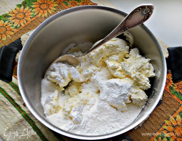 Все хорошо вымешиваем до однородности. 
