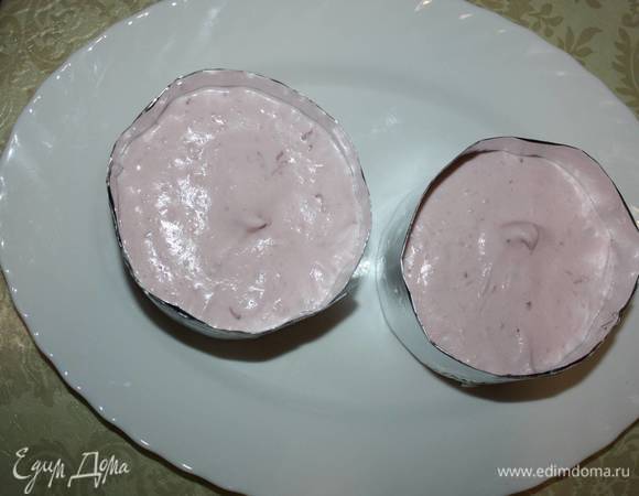 В крайнем случае вместо разъемной формы можно использовать фольгу.  