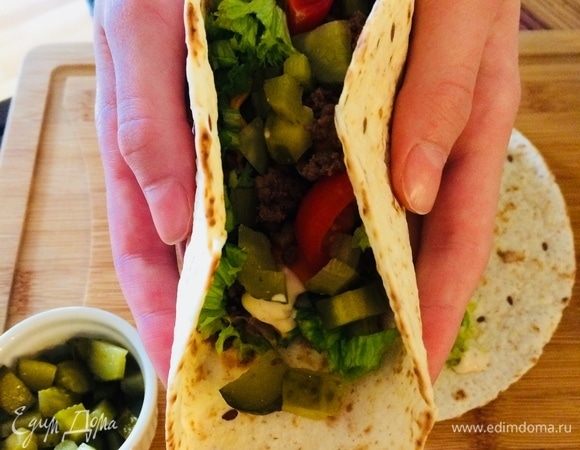 Сразу звать деток к столу!