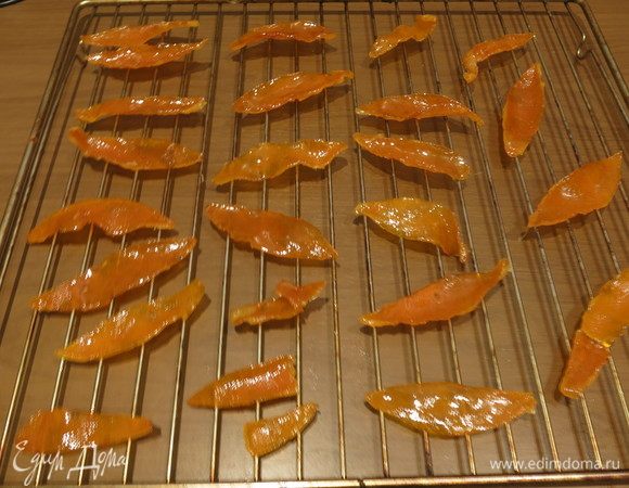 Выкладываем на решетку сушиться на двое суток.