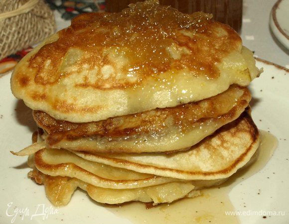 Подаем оладьи с имбирным вареньем. Приятного аппетита!