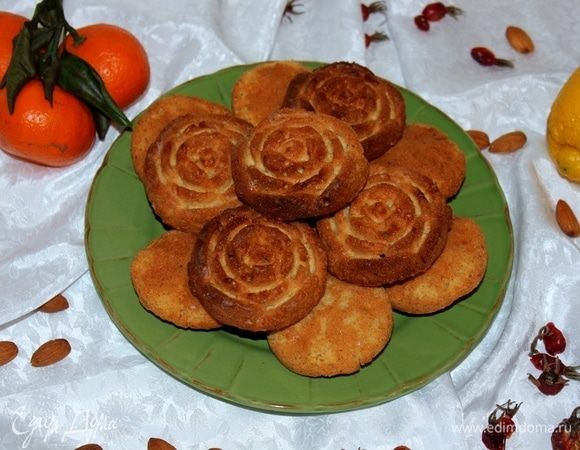 Аккуратно достать остывшее печенье из формочек и, по желанию, посыпать ванильной сахарной пудрой.
Приятного чаепития! 