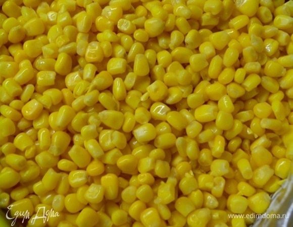 Последний верхний слой кукуруза консервированная. Дать салату настояться.
