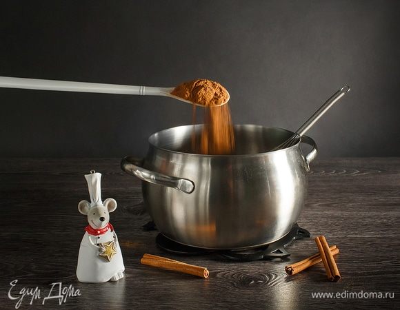 Добавляем молотую корицу (3 ч. л. с верхом). Перемешиваем.