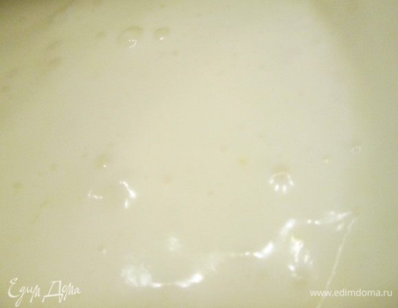 Взбиваем до загустения массы.