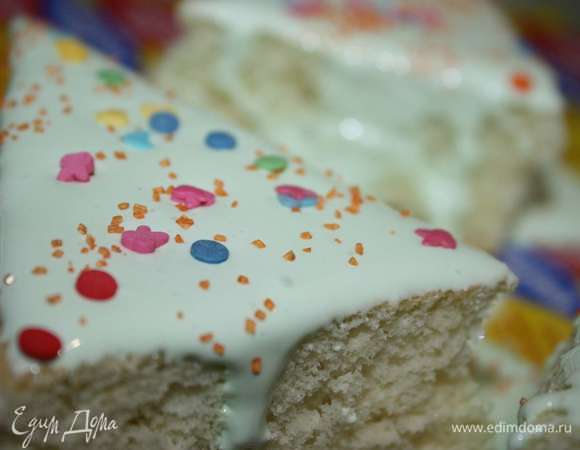 Зальем глазурью и украсим.