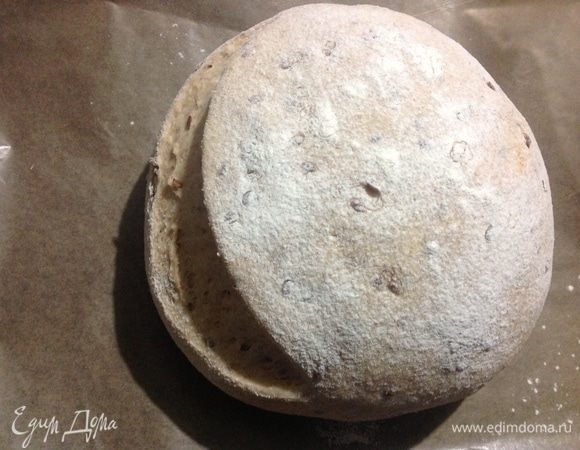 Ставим сформированный хлеб на расстойку на 30–40 минут и включаем духовку на нагрев 180°С.