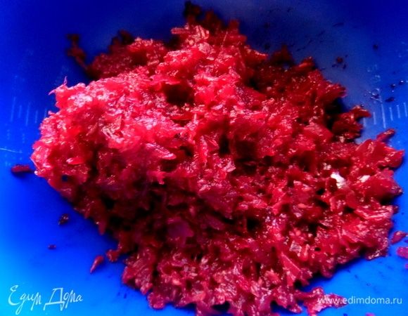 Натереть мелко.