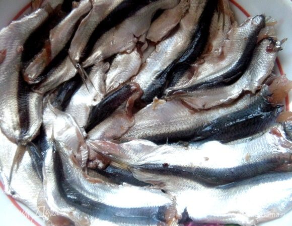 Очистить или купить сразу филе. Крупные филешки поделить пополам.