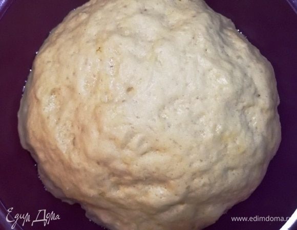 Через 40 минут тесто увеличилось в объеме в 2 раза.