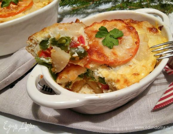 Сытно и вкусно. Легко отстает от стенок и дна формы. Можно вынуть из формы на тарелочку, а можно прямо в форме подать. 