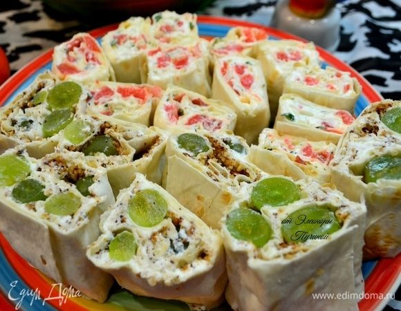 Роллы с виноградом — это такая вкуснятина!
Достойный соперник и замена любому тортику.
С рыбой — это всегда беспроигрышный вариант подачи блюд.