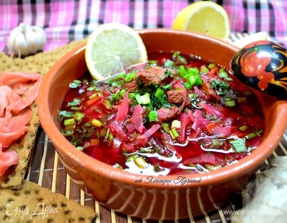 Борщ без картошки. 
Ингредиенты: 
1. Мясо (нежирное, если поститесь, то без мяса готовить). 
2. Свекла (отварить в мундире или запечь в духовке, в этом случае борщ всегда будет яркого цвета). 
3. Капуста. 
4. Лук.
5. Морковь. 
6. Помидор. 
7. Томатный соус. 
8. Приправы на ваш вкус. 
9. Зелень. 
10. Чеснок. 
11. Имбирь. 
12. Уксус или сок лимона. 
13. Картошка (в случае необходимости почистить, отварить и подать отдельно). 