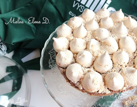 Вынуть торт из холодильника, освободить от формы и пленки. Подавать к чаю или кофе. Приятного  аппетита!
Это была первая моя выпечка после новогоднего путешествия. Одна из фотографий в следующем шаге.